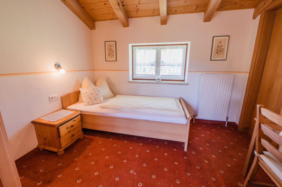 Schlafzimmer mit 2 Einzelbetten