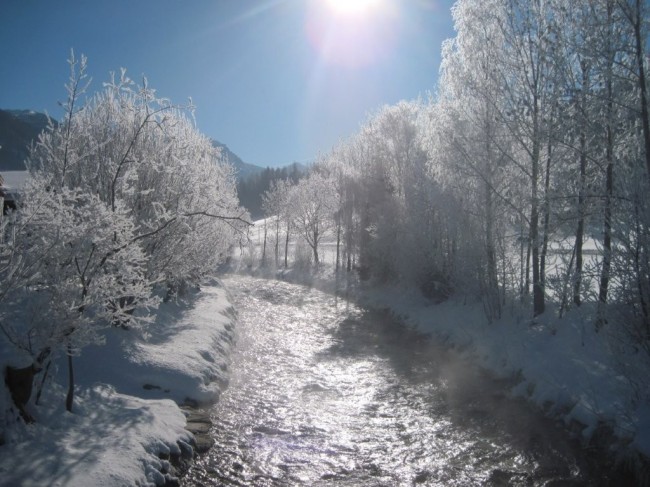 Romantische Winterwanderung an der Taurach in Radstadt